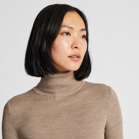 NWOT Uniqlo 100% Merino Wool Ribbed Turtleneck Sweater Size M - Picture 3 of 14